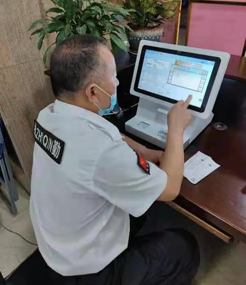 門衛(wèi)管理系統(tǒng)訪客登記自助終端一體機(jī)定制加工人證比對核驗(yàn)來訪人員信息錄入門禁閘機(jī)聯(lián)動(dòng)軟件開發(fā)